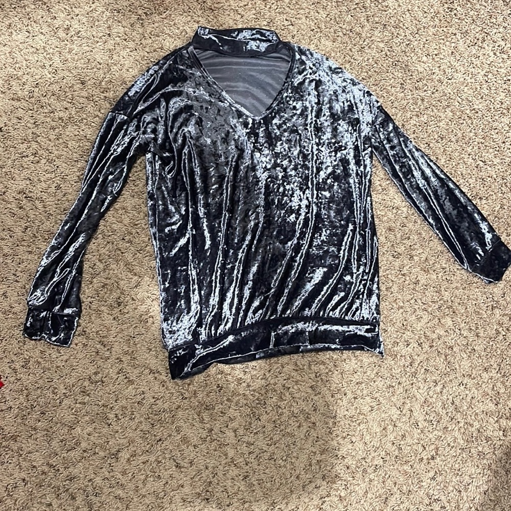 Very flattering blue/grey velvet top
